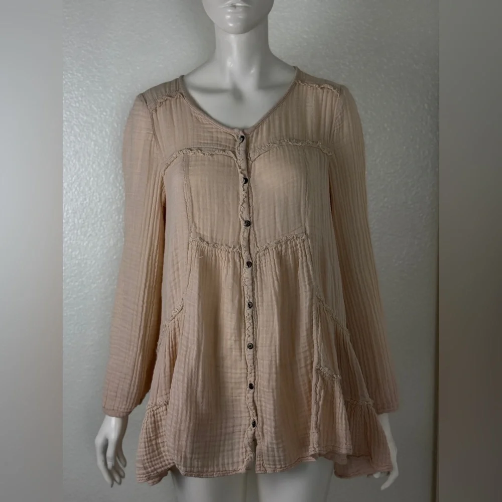 Free People Cream Button-Down Blouse Size Large. E19